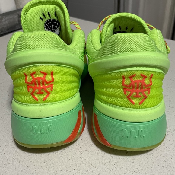 D.O.N ISSUE #2 MARVEL SPIDEY SENSE SHOES-Size 5 - Picture 8 of 10